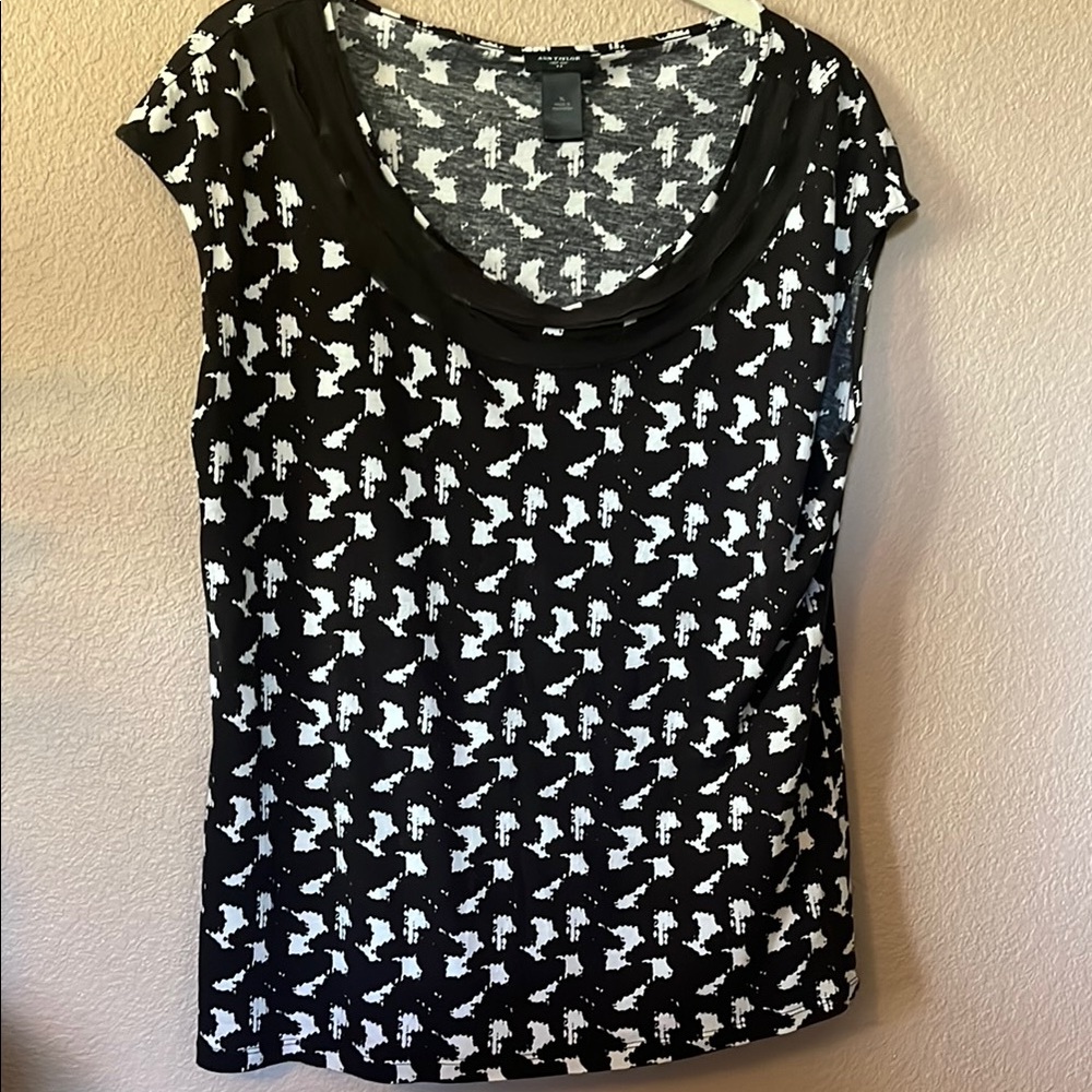 Ann Taylor Brown and White Cap Sleeve Blouse/Shell